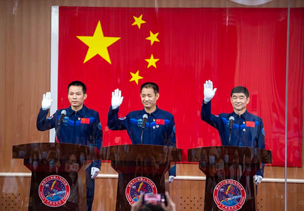 神舟十二号.jpg 神舟十二号.jpg