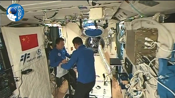 U8国际真空收纳产品十次上太空.jpg U8国际真空收纳产品十次上太空.jpg